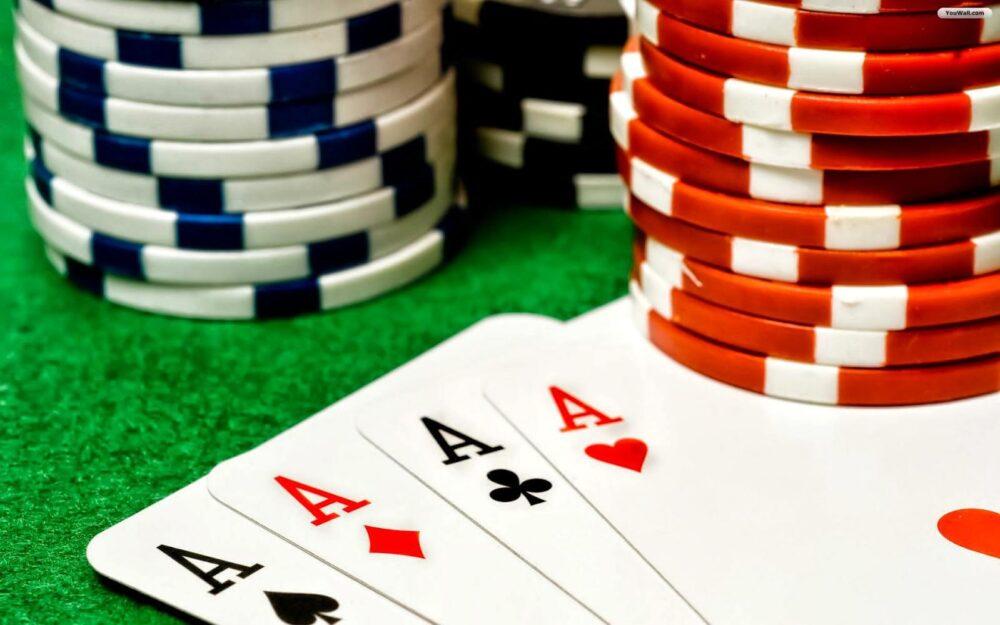 Poker Odds Calculators: How to Use Them Effectively in Online Play